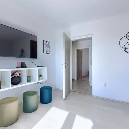 Tatiana By Interhome Апартаменты Рабац